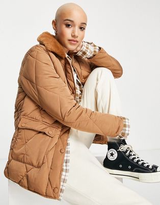 Miss Selfridge quilted fur collar puffer jacket in camel-Neutral