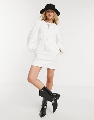 In The Style x Lorna Luxe smock dress with oversized collar in white-Black