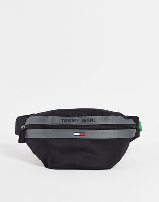 Tommy Jeans essential fanny pack in black