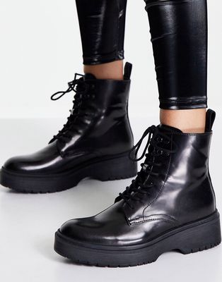 Levi's lace up leather boots in black