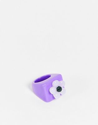 Vintage Supply flower ring in purple resin