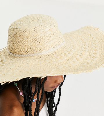 South Beach frayed edge hat in natural straw-Neutral