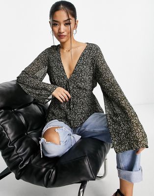 In The Style x Dani Dyer plunge detail tie front blouse in winter in paisley print-Multi