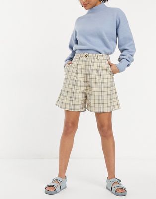 Monki Nimmi tailored shorts in plaid print-Multi