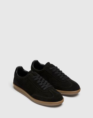 Pull & Bear casual sneakers with gum sole in black