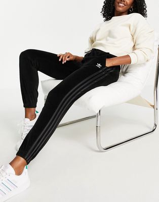 adidas Originals Relaxed risque sweatpants in black