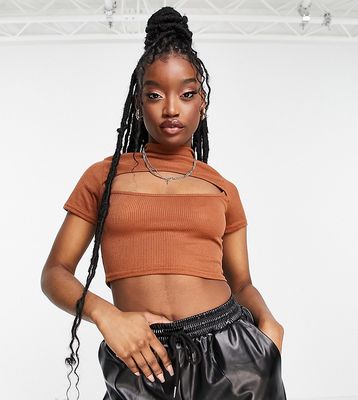 Missguided key hole front crop top in mocha-Brown