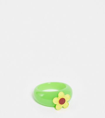 ASOS DESIGN Curve plastic ring with yellow flower in green-Multi