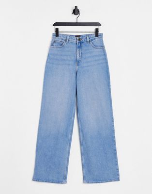 Lee Stella high rise A line straight leg jeans in light wash blue-Blues