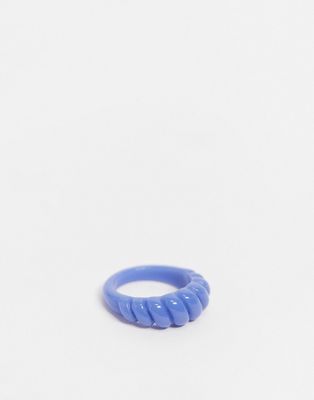 ASOS DESIGN ring with twist design in blue plastic-Blues