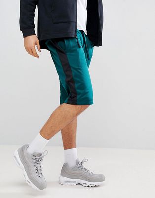 New Look shorts in forest green