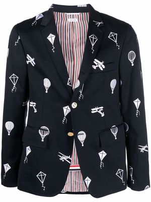 Thom Browne UNCONSTRUCTED CLASSIC SPORT COAT - FIT 1 - W/ SATIN EMBROIDERY HALF DROP SKY ICONS IN COTTON TWILL - Blue