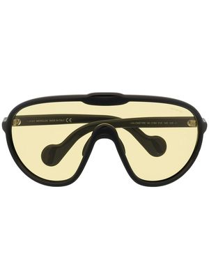 Moncler Eyewear curved visor sunglasses - Black