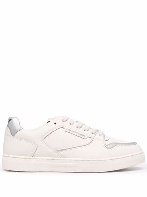 Emporio Armani contrast trim sneakers - White
