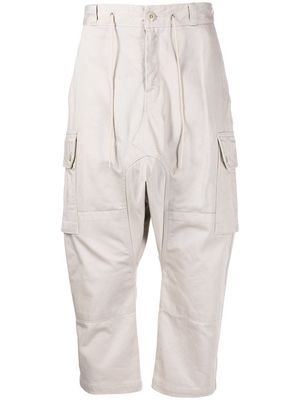 Fumito Ganryu cropped straight cargo trousers - Grey