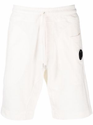 C.P. Company lens-detail cotton track shorts - White