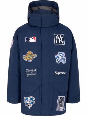 Supreme x New York Yankees GORE-TEX 700-fill down jacket - Blue