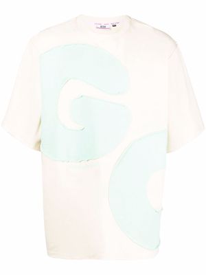 Gcds logo-appliqué short-sleeved T-shirt - Neutrals