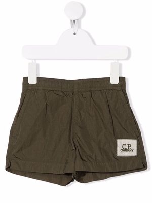 C.P. Company Kids logo-patch swim shorts - Green