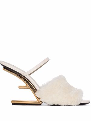 Fendi logo-heel shearling mule sandals - Neutrals