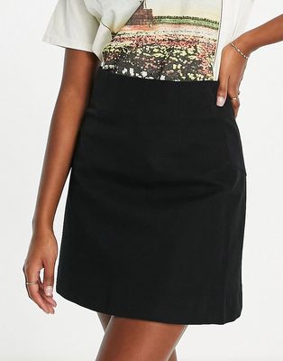 Urban Revivo mini skirt in black
