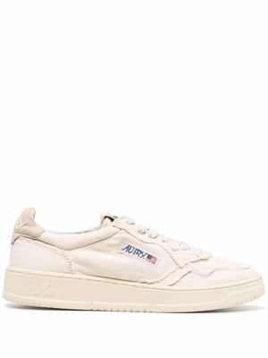 Autry logo-patch low-top sneakers - Neutrals