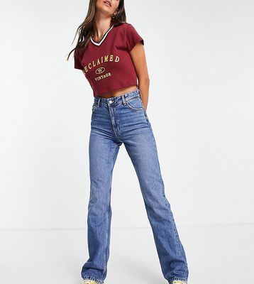 Bershka Tall high waist dad jeans in medium blue-Blues