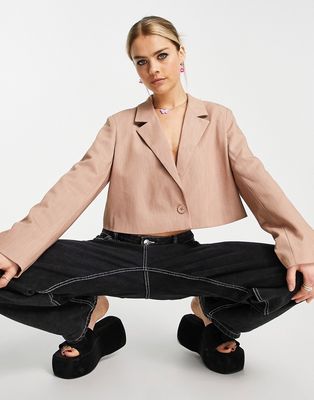 Noisy May tailored cropped blazer in camel-Pink