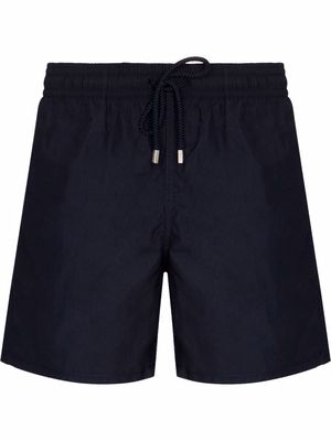 Vilebrequin logo-patch drawstring swim shorts - Blue