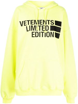 VETEMENTS logo-print hoodie - Yellow