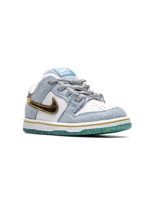Nike Kids SB Dunk Low Pro QS "Sean Cliver - Holiday Special" - Grey