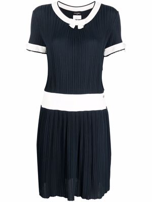 Chanel Pre-Owned bow-detailing ribbed dress - Blue