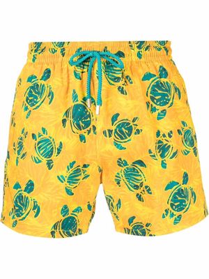 Vilebrequin turtle-print swim shorts - Yellow