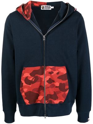 A BATHING APE® camouflage-print zipped hoodie - Blue