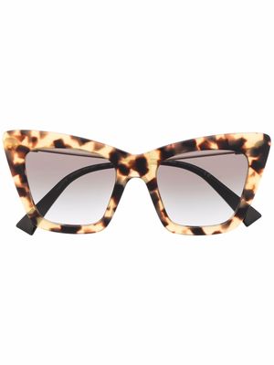 Miu Miu Eyewear cat-eye frame gradient sunglasses - Neutrals