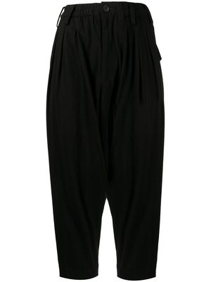 Yohji Yamamoto cropped drop-crotch trousers - Black