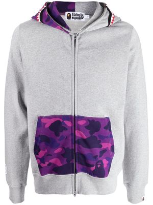 A BATHING APE® camouflage-print zipped hoodie - Grey