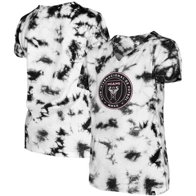 5TH AND OCEAN BY NEW ERA Girls Youth 5th & Ocean by New Era Black Inter Miami CF Tie-Dye V-Neck T-Shirt in White