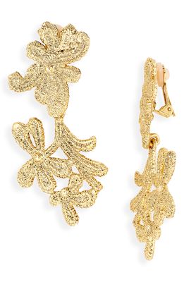 Oscar de la Renta Large Lace Flower Clip-On Earrings in Gold