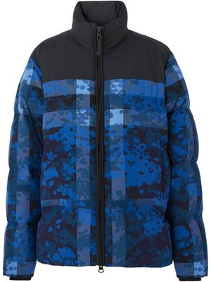Burberry camouflage check pattern puffer jacket - Blue