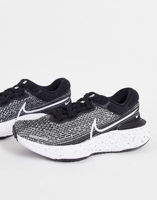 Nike Running ZoomX Invincible Flyknit sneakers in white/black-Multi