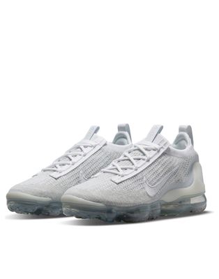 Nike Air Vapormax 2021 Flyknit sneakers in white