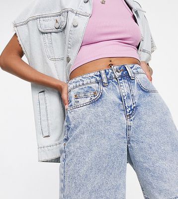 COLLUSION 90s baggy dad shorts in mid wash blue-Blues