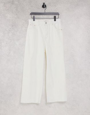 Pull & Bear 90s wide leg jeans in white