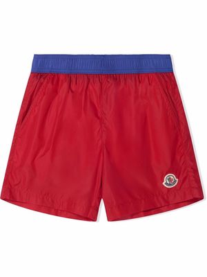 Moncler Enfant logo-patch track shorts - Red