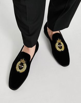 ASOS DESIGN loafers in black velvet with badge detail