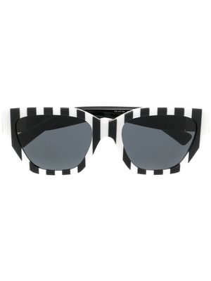 Valentino Eyewear Vlogo Signature cat-eye frame sunglasses - Black