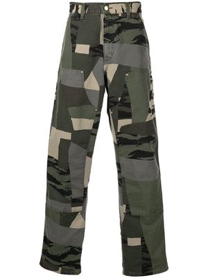 Carhartt WIP camouflage-print cotton trousers - Green