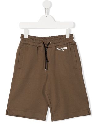 Balmain Kids logo print track shorts - Brown