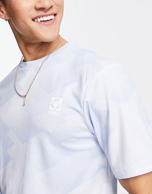Gym 365 performance geometric T-shirt in pastel blue-Blues